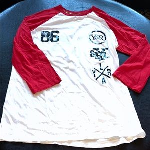 Men’s Y&R large baseball style shirt